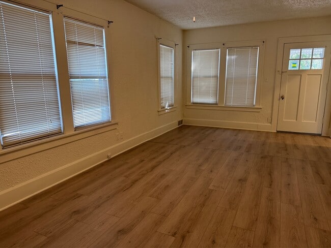 2911 Preston St in Rockford, IL - Building Photo - Building Photo