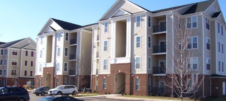 The Woods of Brambleton in Ashburn, VA - Building Photo