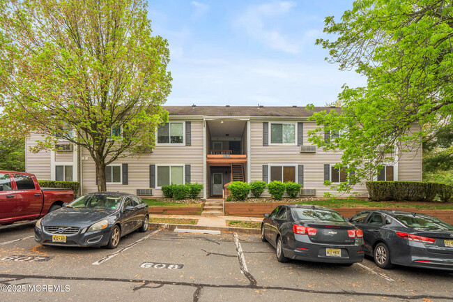 43 Bolton Ct