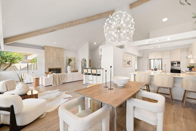 property at 47 N Kavenish Dr