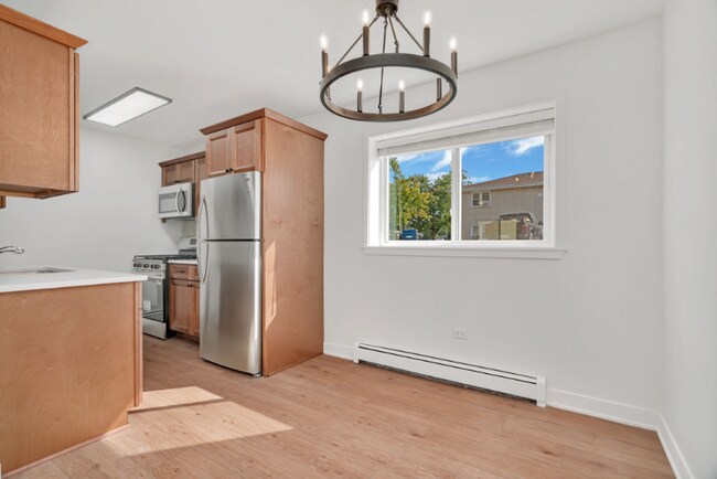 515 Pasadena Ave in Crest Hill, IL - Foto de edificio - Building Photo