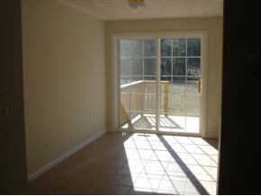 75 Treaty Ct in Fremont, NH - Foto de edificio - Building Photo