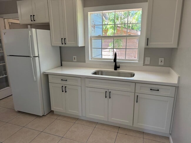 718 First St in Rodeo, CA - Building Photo - Building Photo