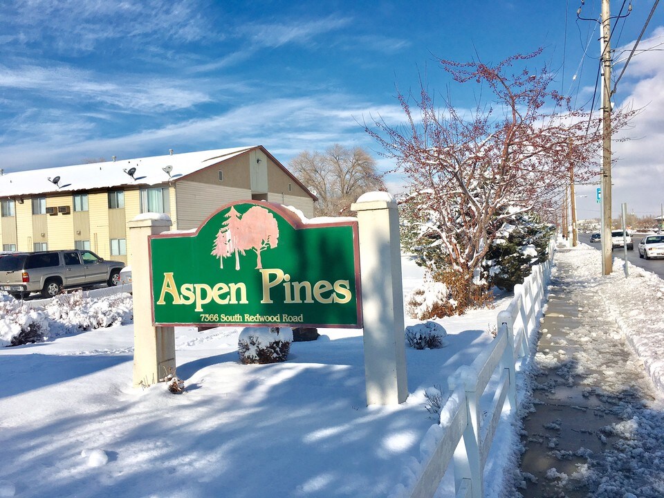 Aspen Pines Apartments in West Jordan, UT - Building Photo