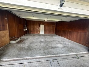 8912 Riley St in Overland Park, KS - Foto de edificio - Building Photo