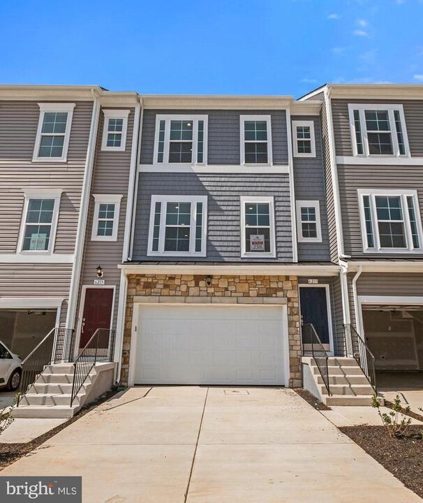6211 Davinci St in Frederick, MD - Building Photo