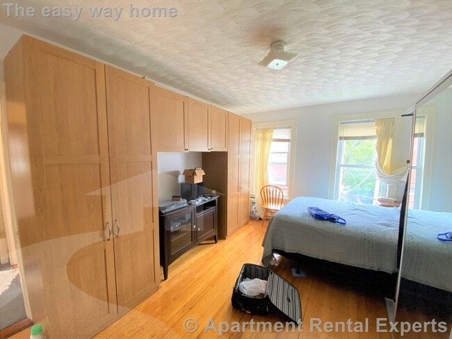 250 Beacon St, Unit #3L in Somerville, MA - Foto de edificio - Building Photo