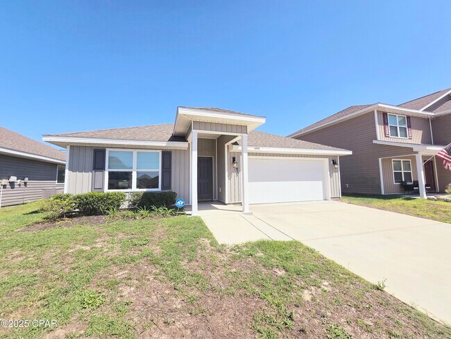 4000 Silver Spur Rd in Callaway, FL - Building Photo - Building Photo