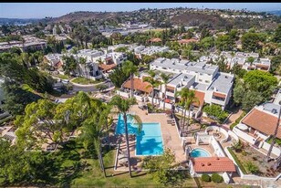 7421 Caminito Carlotta in San Diego, CA - Building Photo