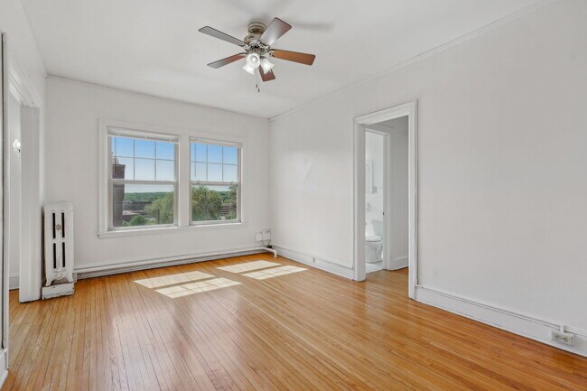 Summit Hill Apartments in St. Paul, MN - Building Photo - Building Photo