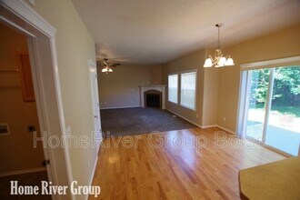 1726 W Apgar Creek Dr in Meridian, ID - Building Photo - Building Photo