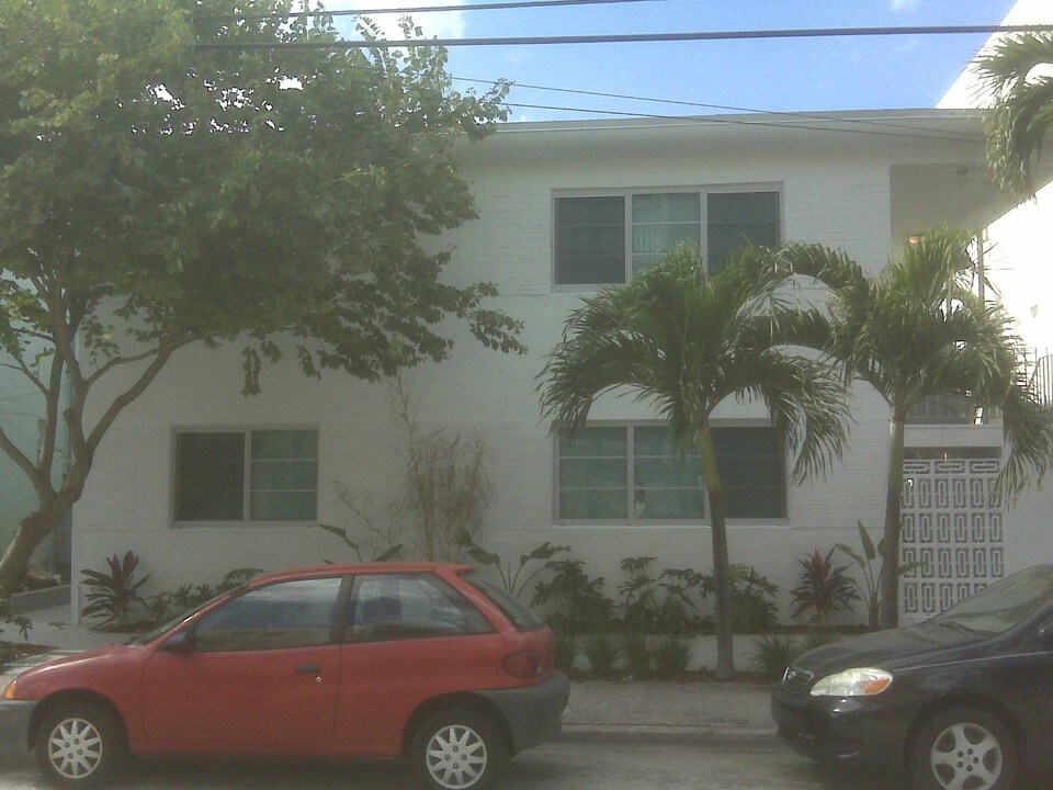 7720 Abbott Ave in Miami Beach, FL - Building Photo