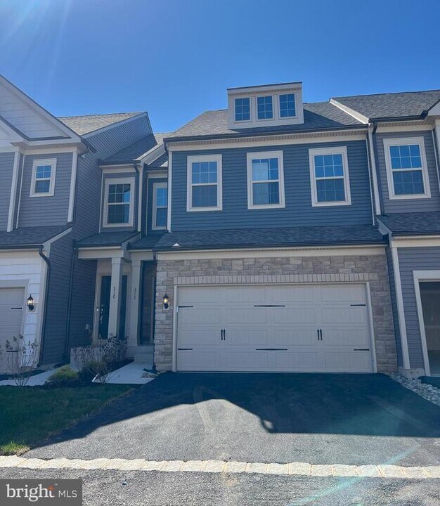 312 Milton Stamp Dr in Glen Mills, PA - Building Photo