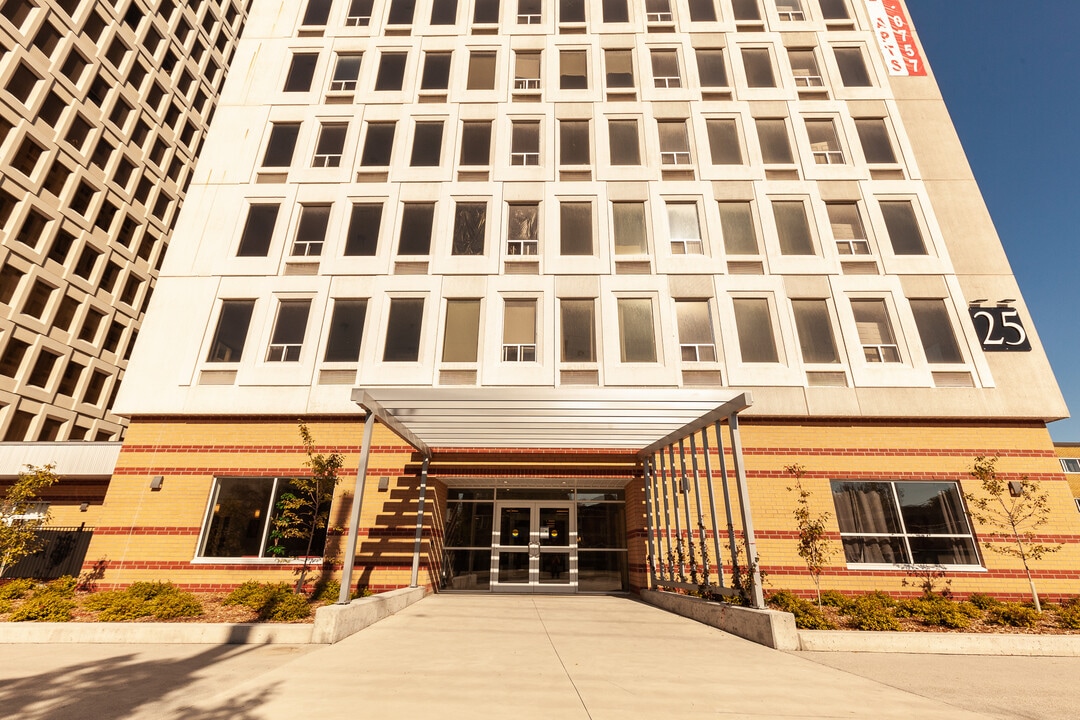 Rivervale Apartments in Ottawa, ON - Building Photo