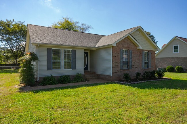 112 Heritage Dr in Portland, TN - Building Photo - Building Photo