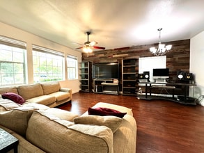 3101 B St in Sacramento, CA - Building Photo - Building Photo