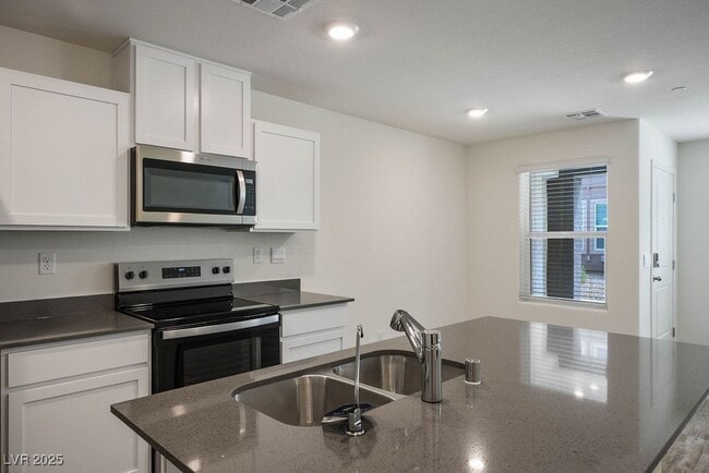 property at 6184 Hibiscus Gdn St