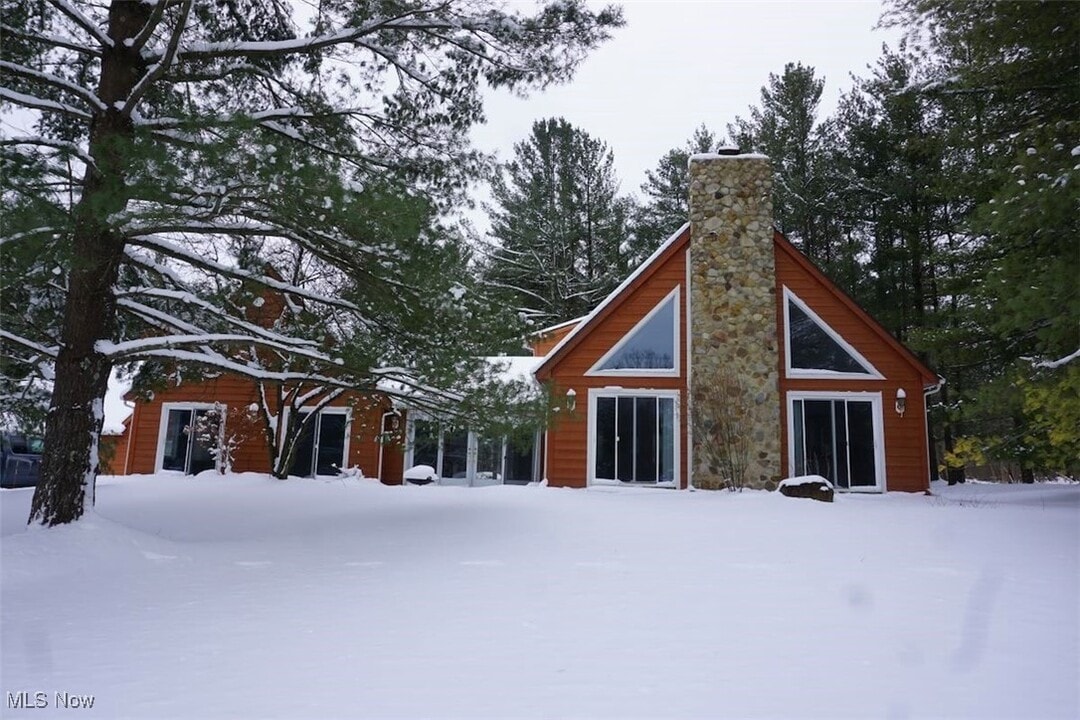 14543 Ensign Rd in Burton, OH - Building Photo