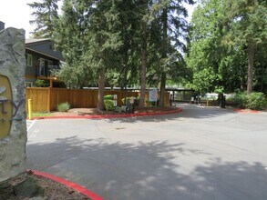 10816 NE 147th Ln in Bothell, WA - Building Photo - Building Photo
