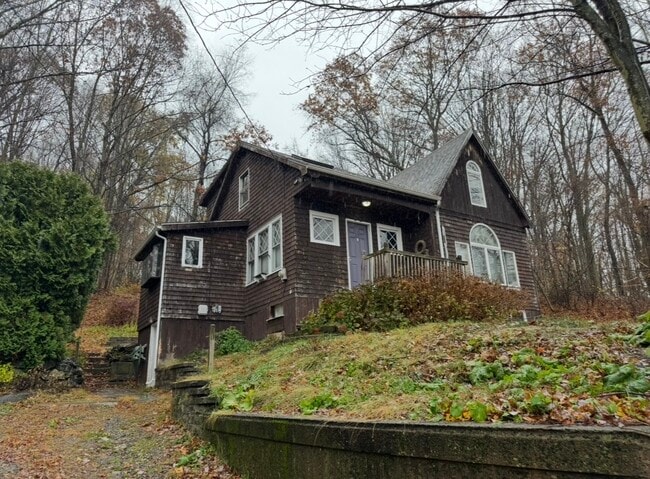 property at 13 Wawecus Hill Rd