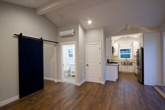 6531 W 84th St in Westchester, CA - Building Photo - Building Photo