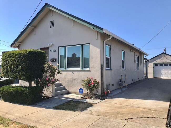 property at 3521 Center Ave
