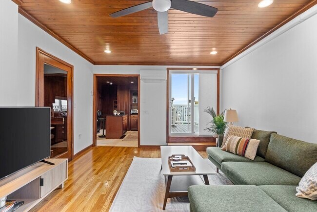 674 E Broadway in Boston, MA - Building Photo - Building Photo