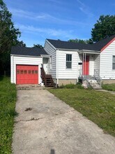 2525 Tyrell Dr in Jennings, MO - Building Photo - Building Photo