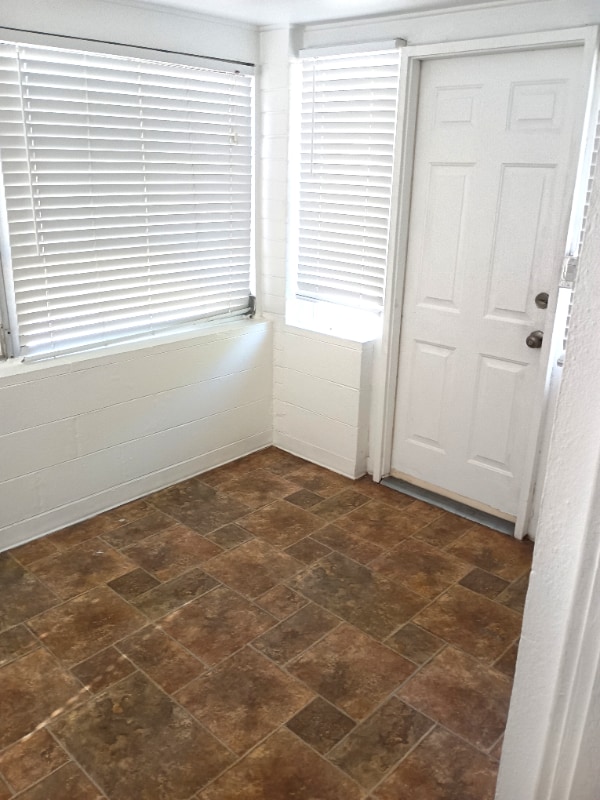 1611 Canterbury Rd N in St. Petersburg, FL - Building Photo - Building Photo
