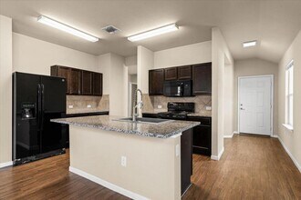 12220 Walter Vaughn Dr in Manor, TX - Building Photo - Building Photo