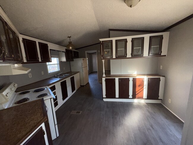 property at 1504 Anita Cir