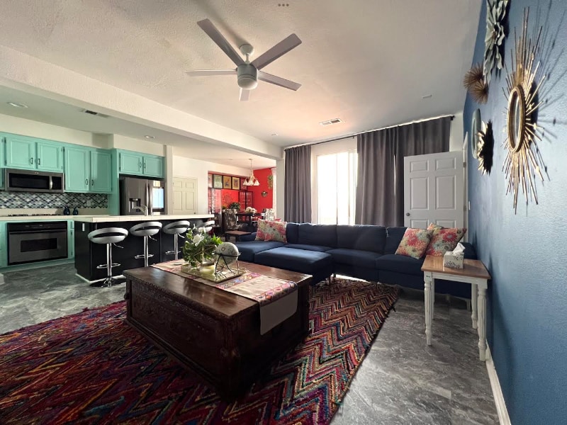 2285 Shiney Stone Ln in Chula Vista, CA - Building Photo