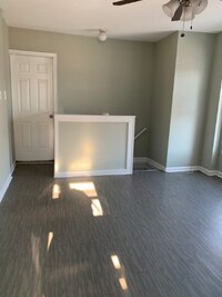 1131 W Cross St photo'