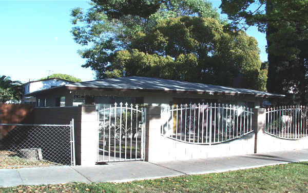611 Cypress Ave in Santa Ana, CA - Building Photo - Building Photo