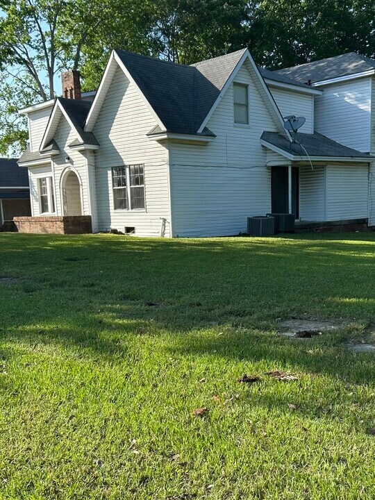 203 E Rhodes Ave, Unit 203 Rhodes Ave in Lufkin, TX - Building Photo