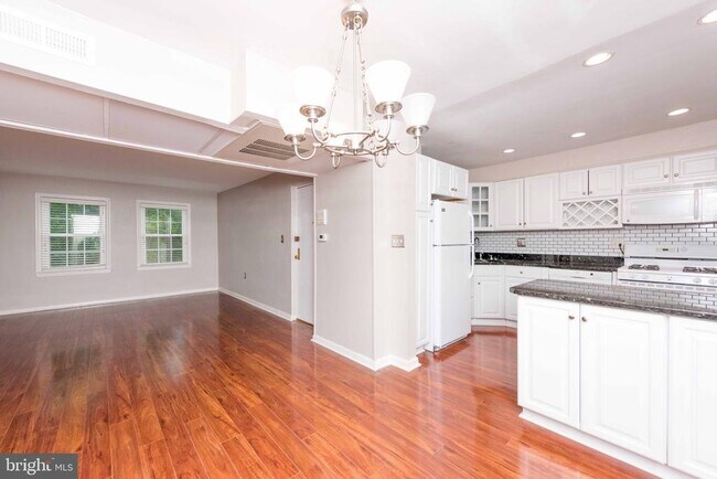 6512 Boulevard View in Alexandria, VA - Building Photo - Building Photo
