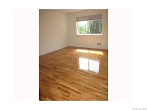 25 College Ave in Nanuet, NY - Building Photo - Building Photo