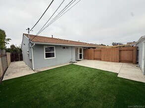 4384 Clairemont Dr in San Diego, CA - Building Photo - Building Photo