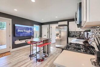 1311 Walnut Ave in Austin, TX - Building Photo - Building Photo