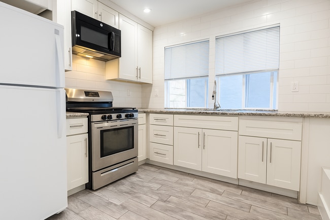 property at 5211 Mission St