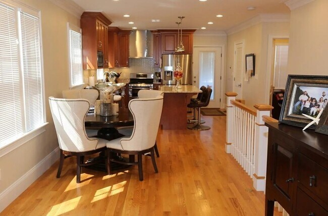 7 Acron Rd, Unit 1 in Brookline, MA - Building Photo - Building Photo