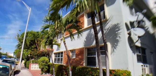 7625 Harding Ave in Miami Beach, FL - Building Photo - Building Photo
