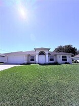 2807 26th St SW in Lehigh Acres, FL - Building Photo