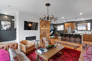 1011 12th Ave S in Nashville, TN - Building Photo