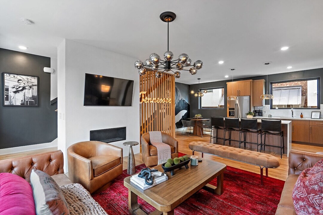 1011 12th Ave S-Unit -ID1312340P in Nashville, TN - Building Photo