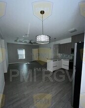 805 W Garrison Dr in Pharr, TX - Building Photo - Building Photo