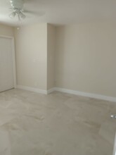 702 NE 40th St in Oakland Park, FL - Building Photo - Building Photo