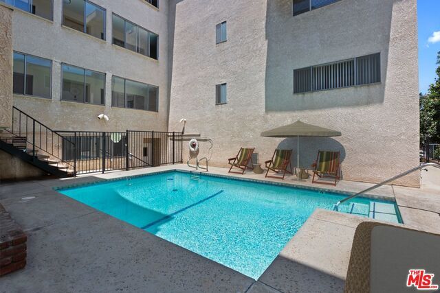 1821 S Bentley Ave-Unit -303 in Los Angeles, CA - Foto de edificio - Building Photo