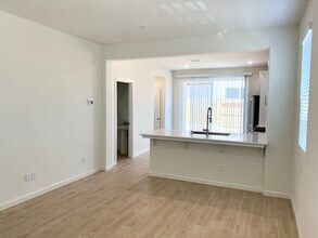 6454 E Meritage Dr in Fresno, CA - Building Photo - Building Photo