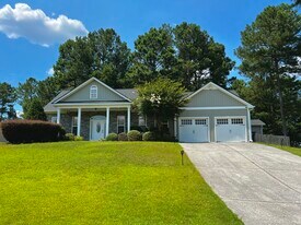 451 Moriah Ln in Dallas, GA - Building Photo